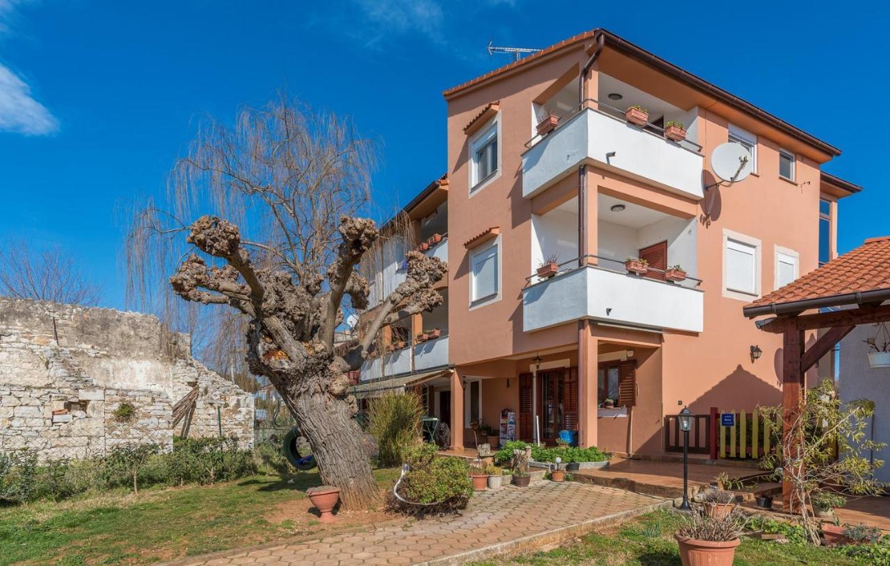 Apartments Ulika Červar-Porat Exterior foto